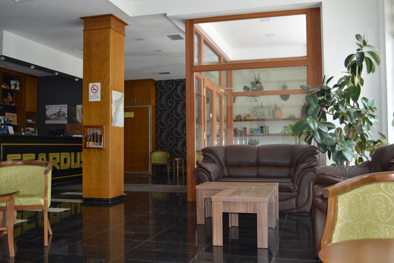 טטובו Hotel Scardus מראה חיצוני תמונה